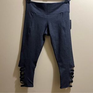 Onzie Capri Leggings - Color Dark Grey- Size M/L - New With Tags